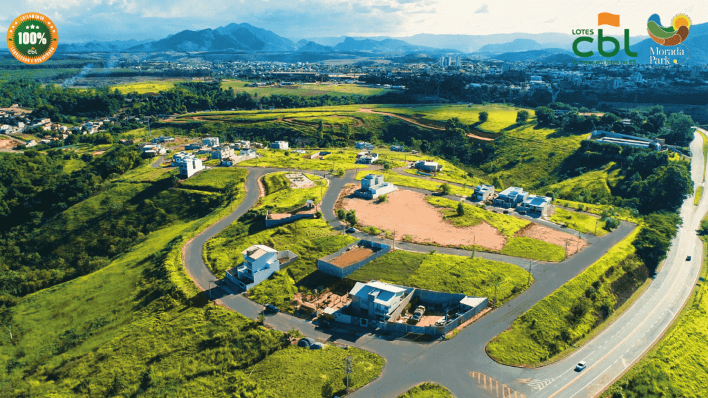 Imagem aérea do loteamento Morada Park, em Aracruz, com algumas casas construídas.