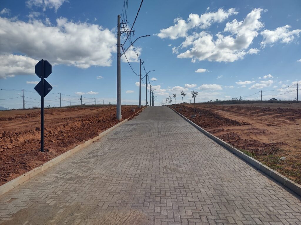 Lote com Infraestrutura Completa: O Que Acontece Antes de Você Construir? 1 infraestrutura lotes cbl